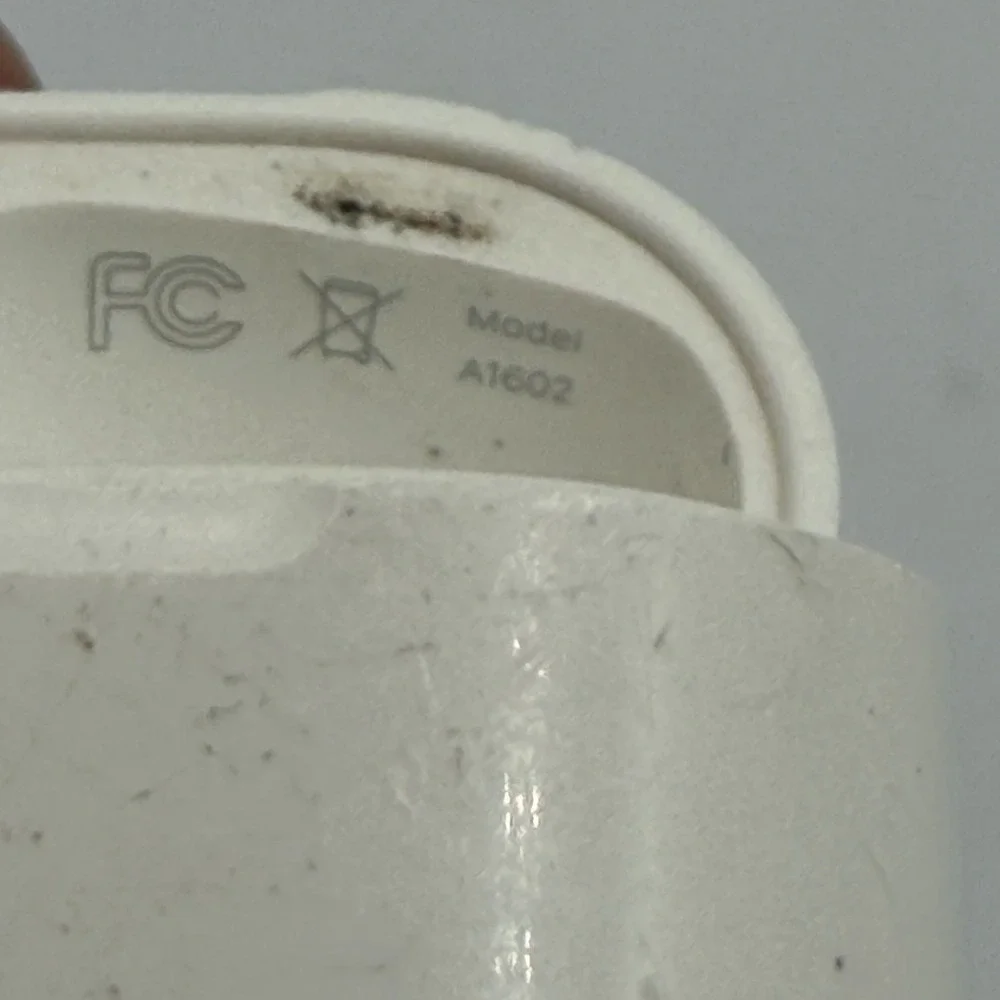 Apple AirPods 1st and 2nd Gen Replacement Charging‎ Case - A1602
